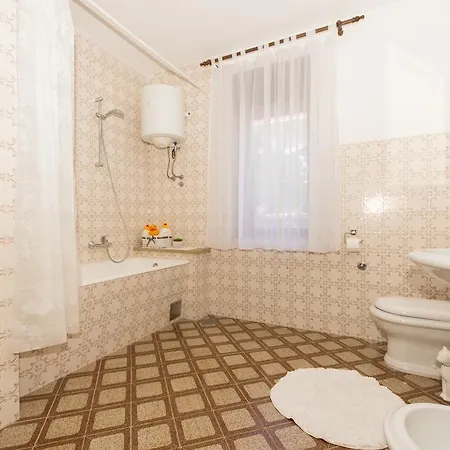 Apartment Lorenzo Trogir