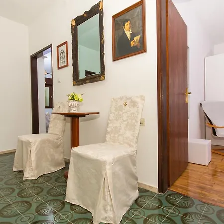 Apartment Lorenzo Trogir