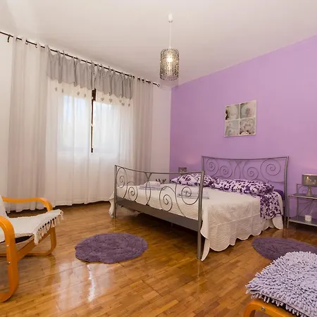 Lorenzo تروغير