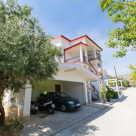 Lorenzo 트로기르